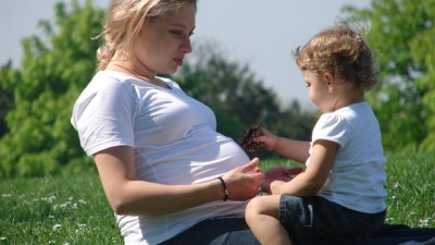 Майките с надвзети майчински могат да се надяват на адвокатска защита