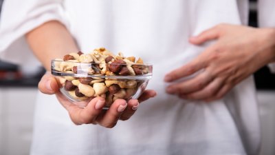 3 топ ползи от ядките и сушените плодове при бременност