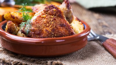 Чеснови пилешки бутчета с пармезан 