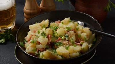 Картофена салата с пушена сьомга