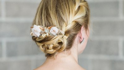 Лесна сватбена прическа с плитки