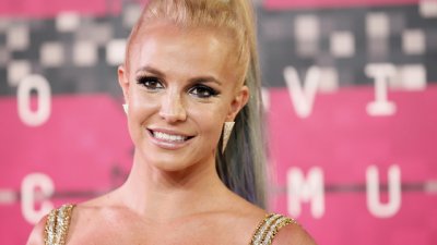 Знаете ли, че... британският флот плаши сомалийските пирати с Бритни Спиърс?