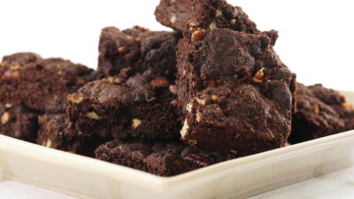 Вкусни шоколадови блокчета с ядки