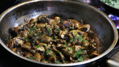 Гъби и шалот на тиган с рикота