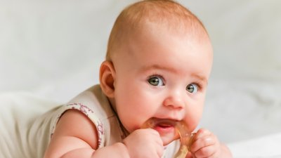 Първите думи и стъпки на бебето 