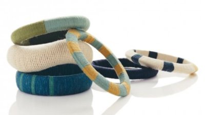 Направете си красиви гривни с конци