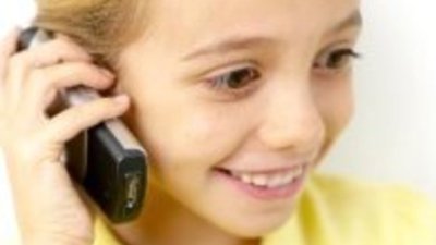 По-малко реклама и мобилни телефони за френските деца