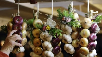 Кои хора миришат лошо?