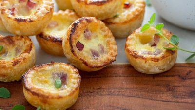 Миникиш с шунка и кашкавал 