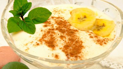 Пудинг с банан, извара и мед