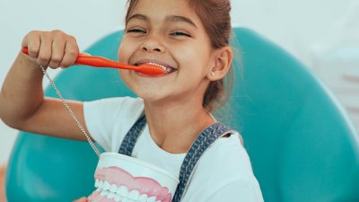 Грижа за зъбите с флуор – истини и митове