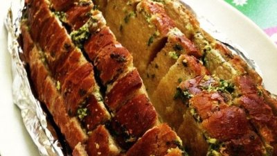 Хрупкав хляб с чесън и кашкавал