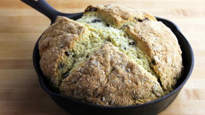 Ирландски сладък соден хляб със стафиди 