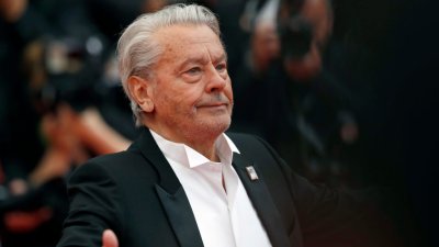 Почина Ален Делон