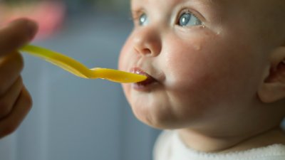 Лакоми и злояди бебета – как да подходите? 