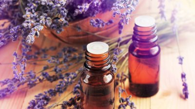Ползи от маслото от лавандула 
