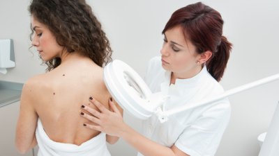 Дерматолози преглеждат безплатно във ВМА