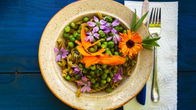 Суперхрани за здрави кожа, коса и нокти