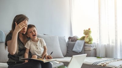 Новото „нормално“ и отражението му върху взаимоотношенията  родители – деца 