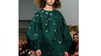 Декорации с камъни и ярки цветове в колекцията на Каролина Ерера