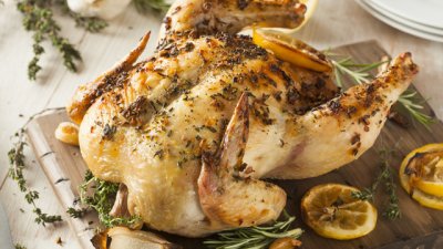 Печено пиле с подправки и лимонов сок 