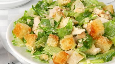 Салата „Цезар“ с аншоа