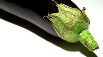 Салата от печен патладжан и чушки с майонеза