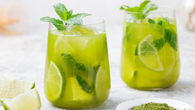 5 лесни идеи за бързи детокс напитки