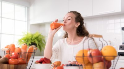 6 вкусни сока за млада кожа