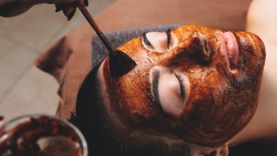 Мощна маска против бръчки с какао и джинджифил за млада кожа