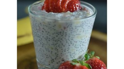 Пухкав крем с чиа, ягоди и филиран бадем