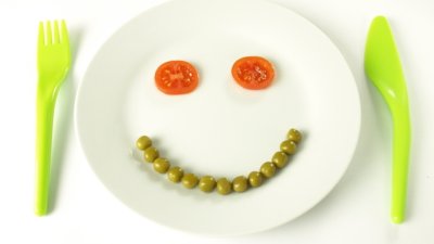 Връзката между зеленчуците и усмивката се осъществява в детската чиния