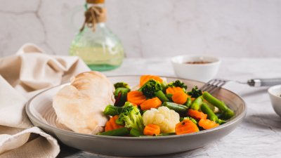 Протеинов обяд: Пилешки гърди с чесън и билки