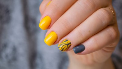 Маникюр в цветовете на Хелоуин