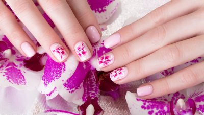 10 идеи за летен маникюр с много цветове и блясък (+Снимки)