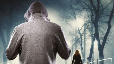 Ужасно грозен мъж и красива жена, събира ги само нощта