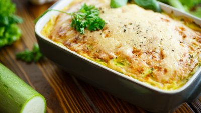 Гретен с тиквички, сирене и кашкавал 