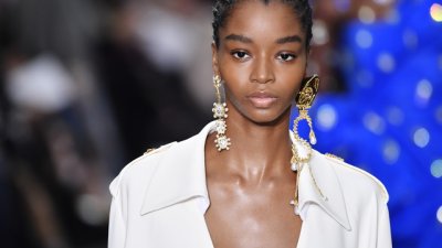 Масивни бижута и блясък в колекцията на Schiaparelli за пролет/лято 2020