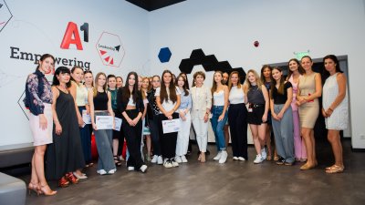 45 млади момичета завършиха успешно второто издание на A1 STEMfem Junior