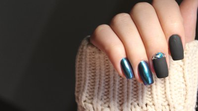 Стилни маникюри в черно (галерия)