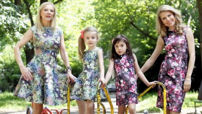 Деси Банова и дъщеричката й Йоана заснеха слънчева фотосесия