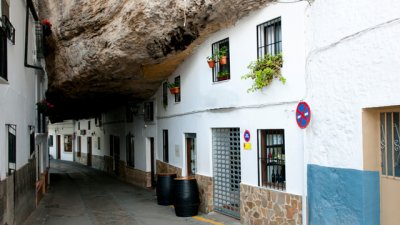 Сетенил де лас Бодегас – градът, сгушен в скали (галерия)