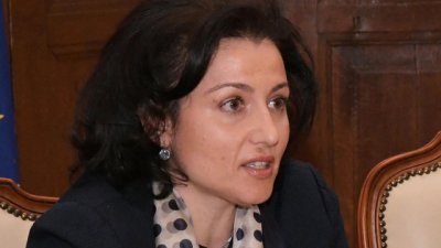 Десислава Танева роди момичета близнаци