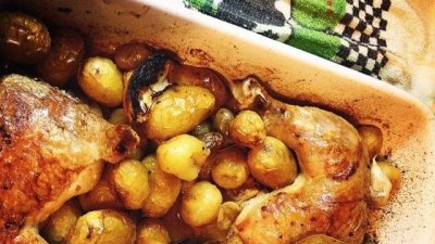 Пилешки бутчета с пресни картофи и маслини