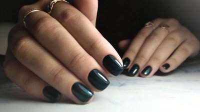 Маникюр в елегантни тъмни цветове (галерия)