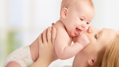 Осъждат ли ви другите, когато бебето ви плаче?