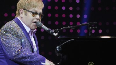 Знаете ли, че... Елтън Джон е третият най-успешен артист след Елвис и Бийтълс?