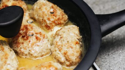 Италиански кюфтенца с лимонов сос