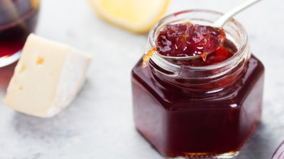 Конфитюр от карамелизиран лук