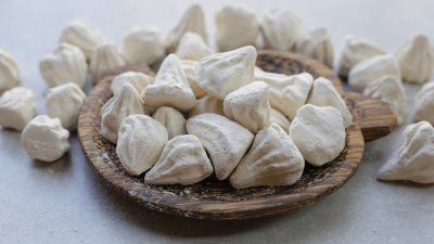 Камък рушур за чиста кожа без черни точки